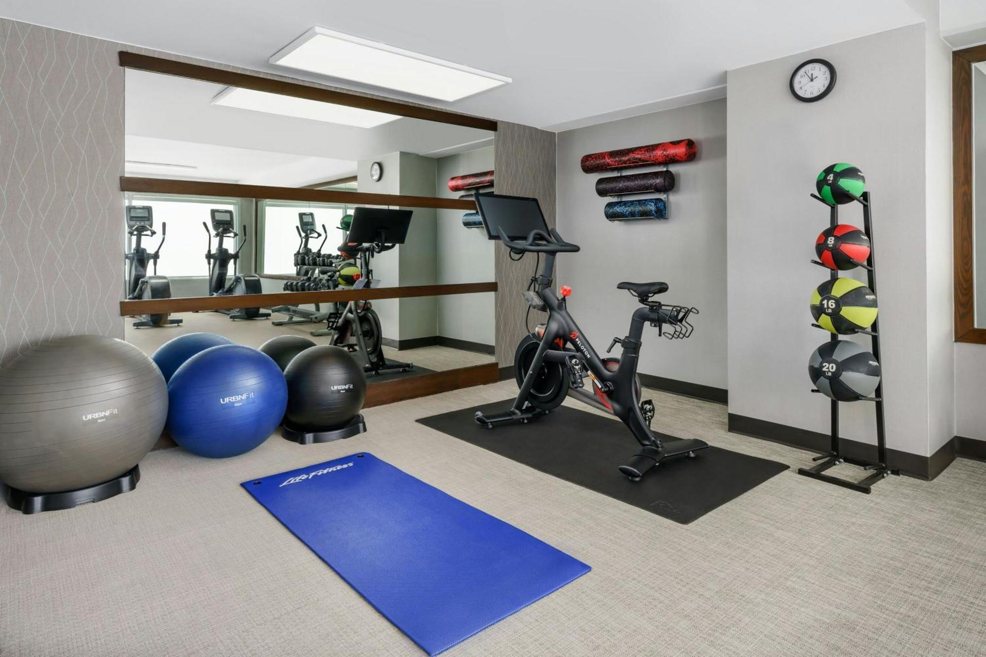 Courtyard By Marriott Angeles Woodland Hills 3*