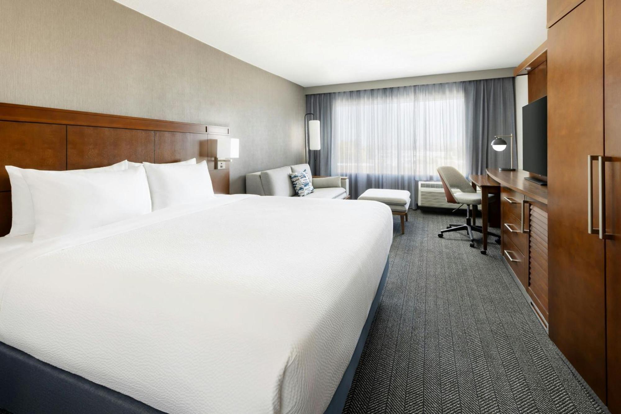 Courtyard By Marriott Angeles Woodland Hills Hotel Los Angeles
