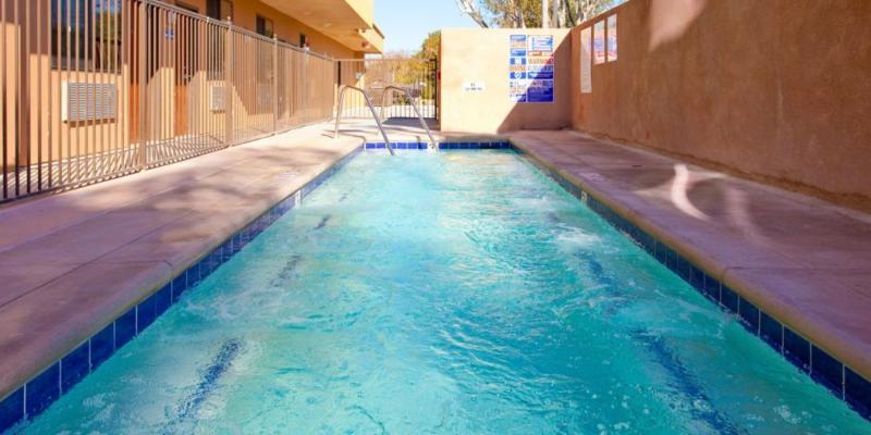 Courtyard By Marriott Angeles Woodland Hills Hotel