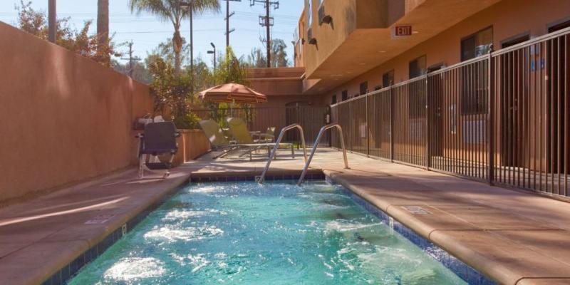 Hotel Courtyard By Marriott Angeles Woodland Hills 3*