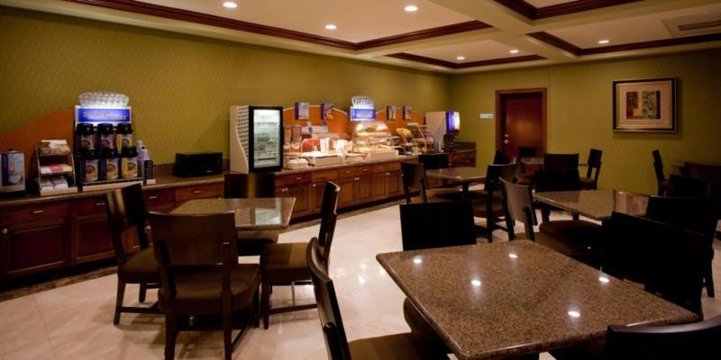 Courtyard By Marriott Angeles Woodland Hills 3*